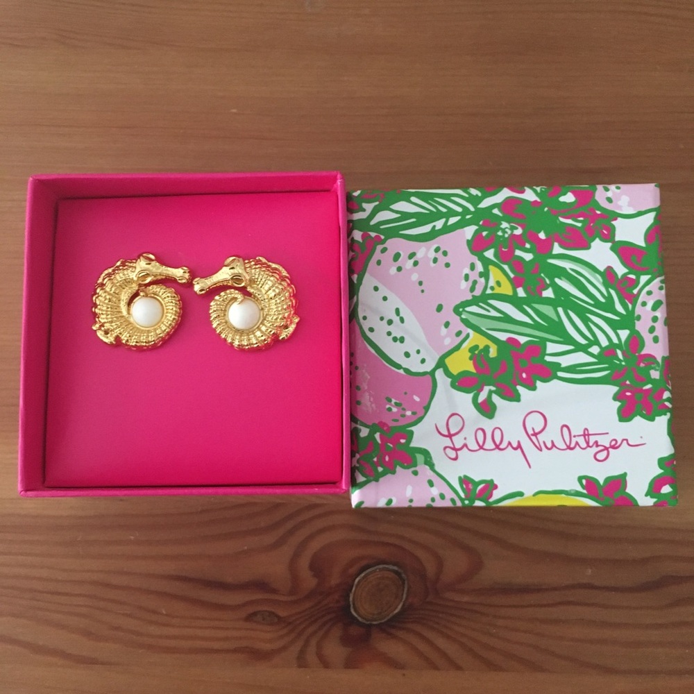 New in box Lilly Pulitzer earrings!